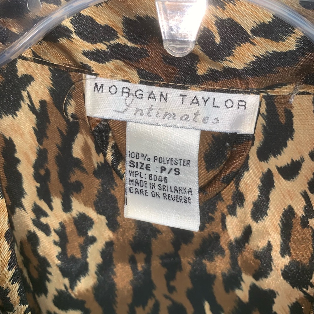 Morgan Taylor Intimates Animal Print Silky Robe - Picture 6 of 6